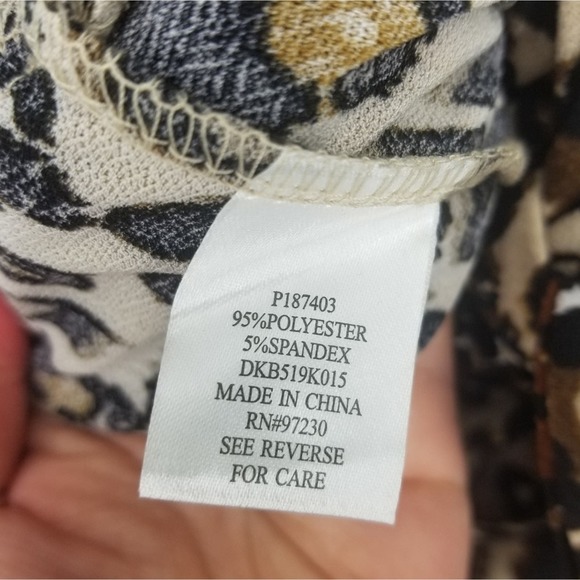 Almost Famous Cut-Out Bow Tie Front Leopard Print Romper Size Large NEW - Picture 8 of 10